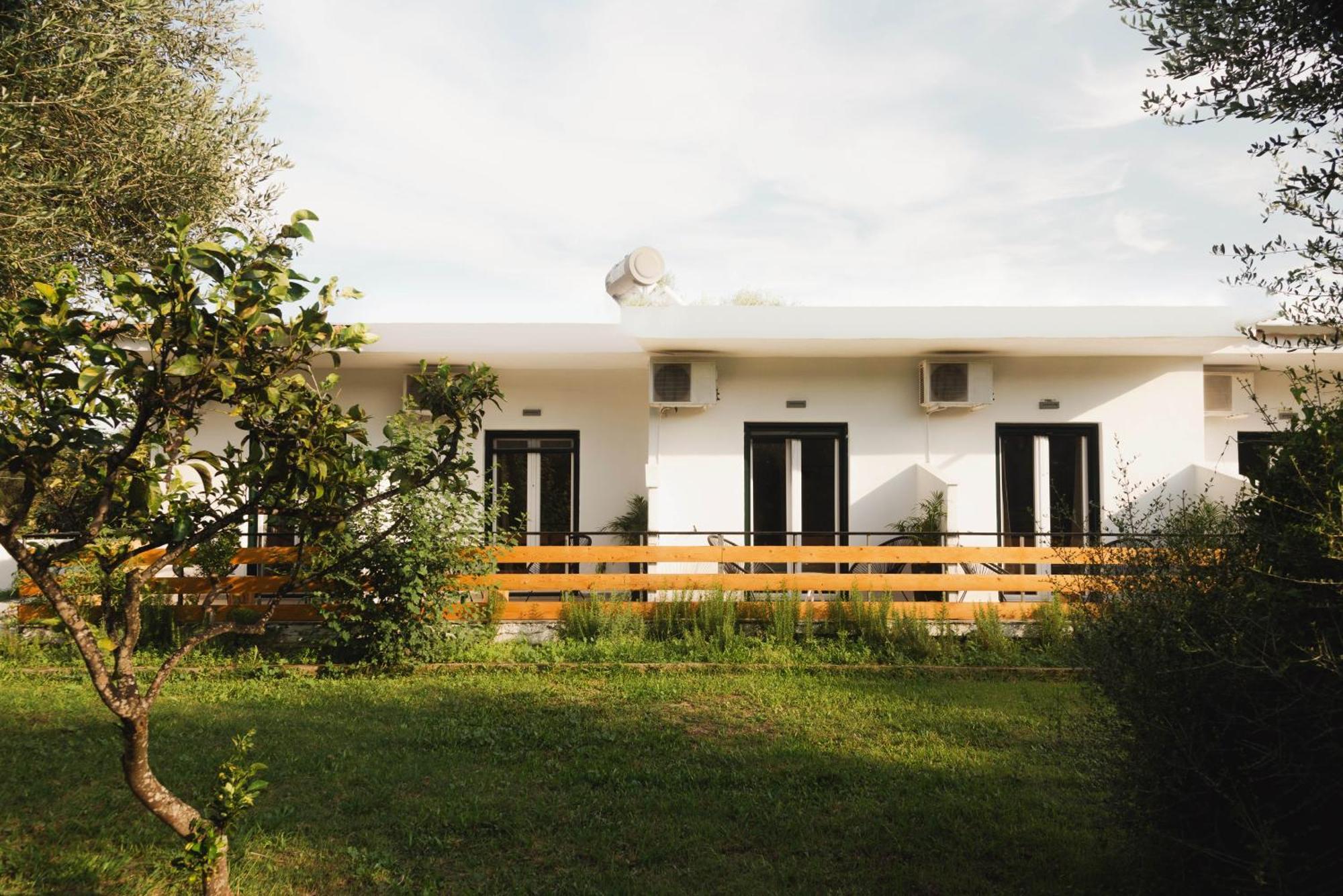Olive Grove Suites Boutique Hotel Moraḯtika Exterior foto